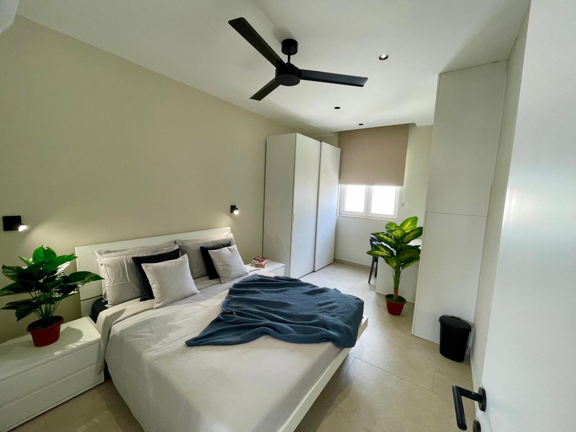Bugibba Square Seafront Lux Apartments By Holi St. Paul's Bay Exterior photo