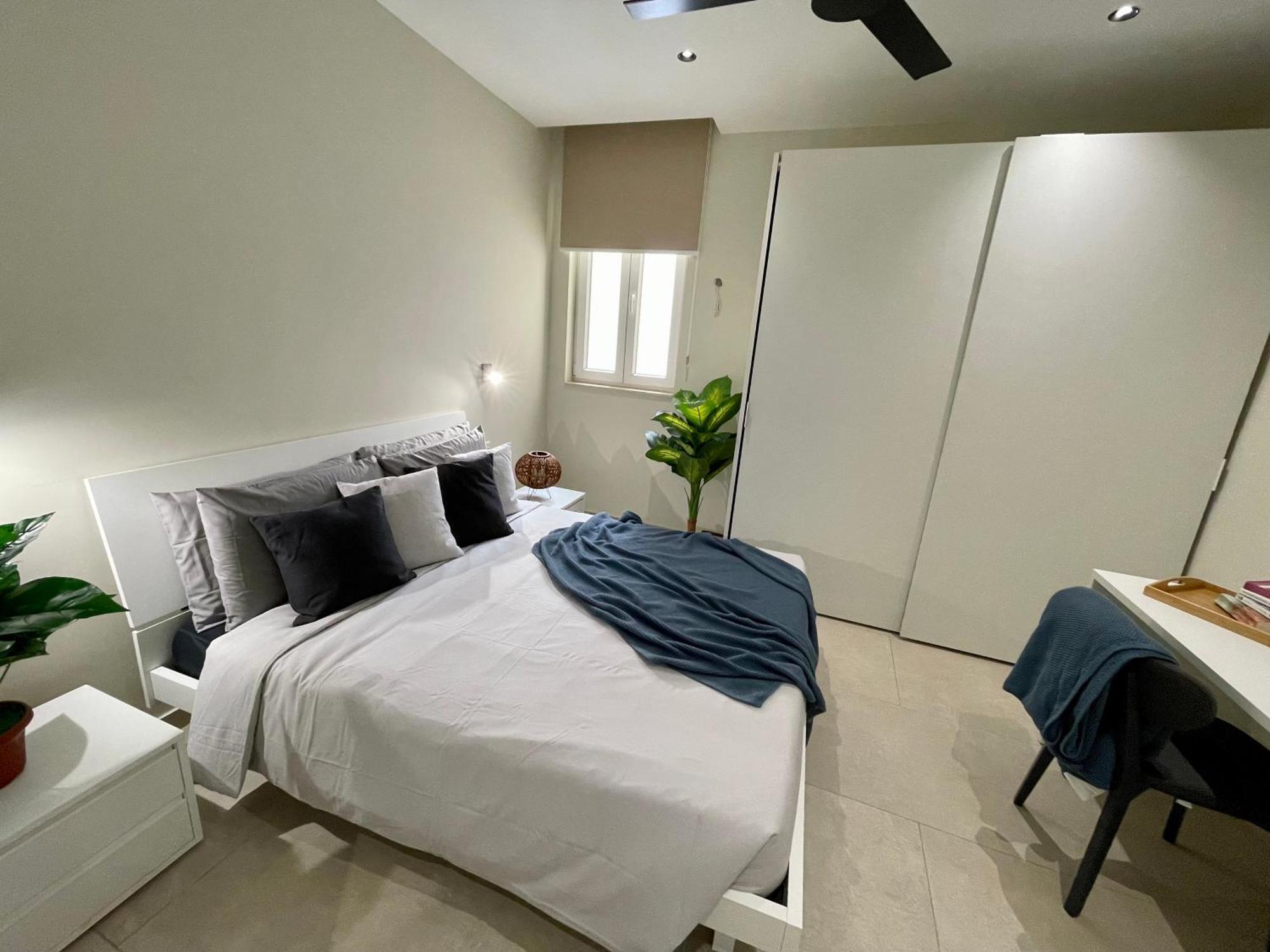 Bugibba Square Seafront Lux Apartments By Holi St. Paul's Bay Exterior photo