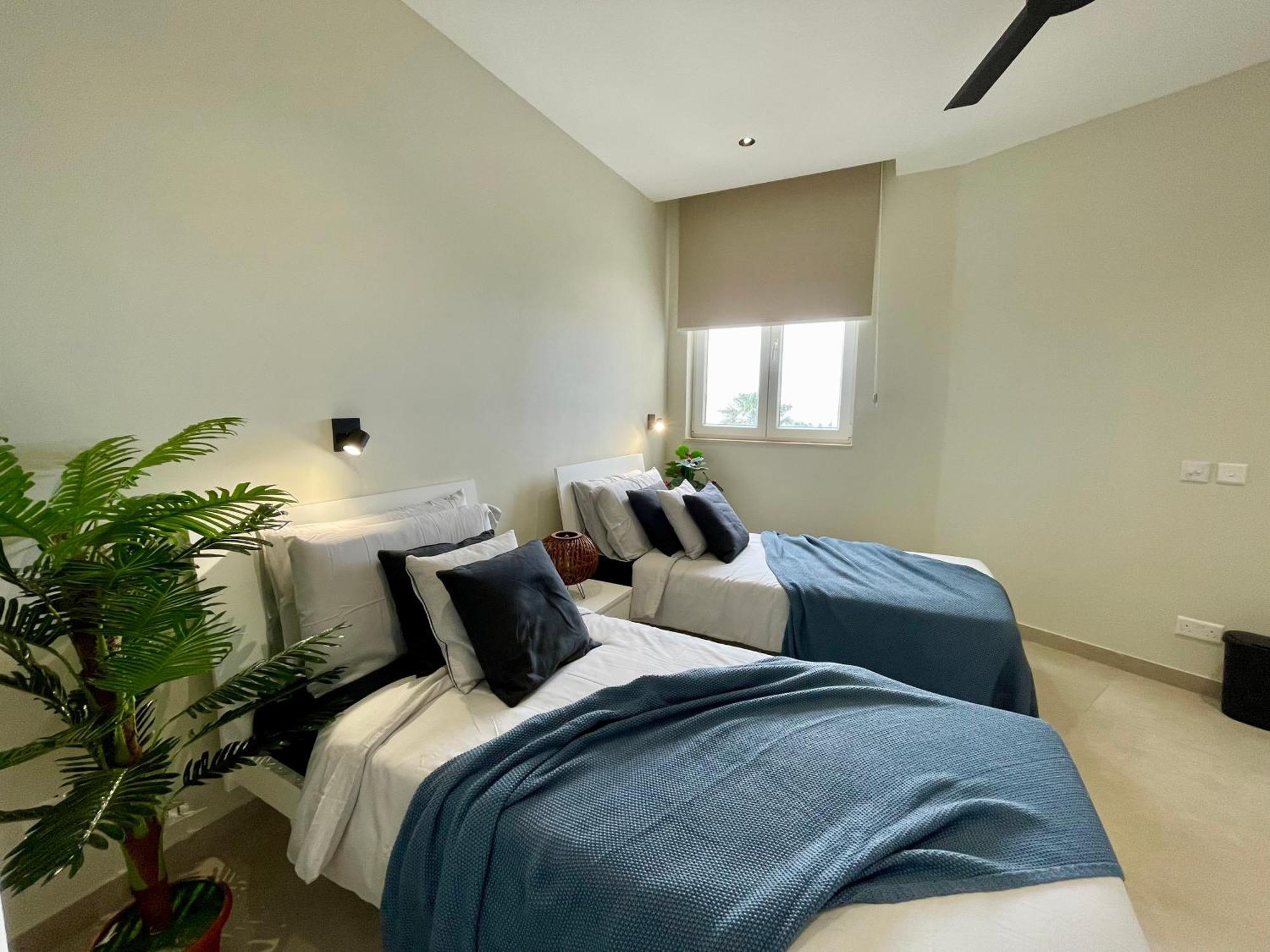 Bugibba Square Seafront Lux Apartments By Holi St. Paul's Bay Exterior photo